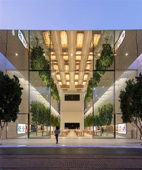 See more reviews for this business. Top 10 Best Apple Store in Los Angeles, CA - February 2024 - Yelp - Apple The Grove, Apple Beverly Center, Apple Century City, Apple The Americana at Brand, Apple Store - Glendale Galleria, MelroseMAC, MacPro-LA, Los Feliz Hi-Tech, New World Mac, Deviceland. 